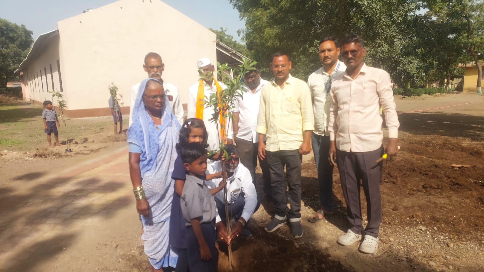 एक पेड माँ के नाम 